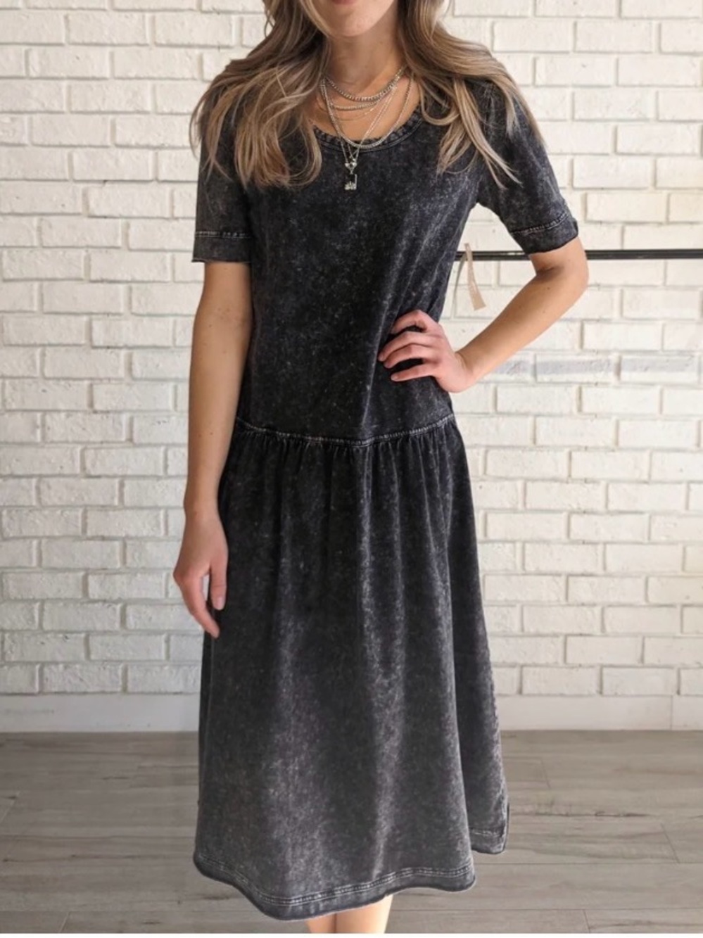 RD Style Drop Waist Black Acid Wash Short Sleeve Organic Cotton Midi Dress Med